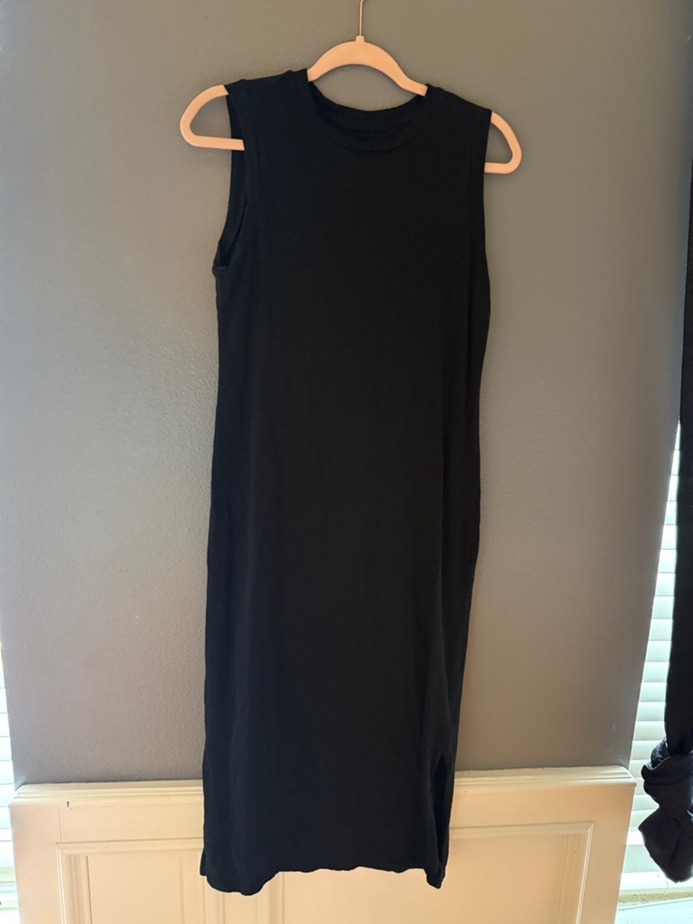 Universal Thread Black Sleeveless Midi Tank Dress
